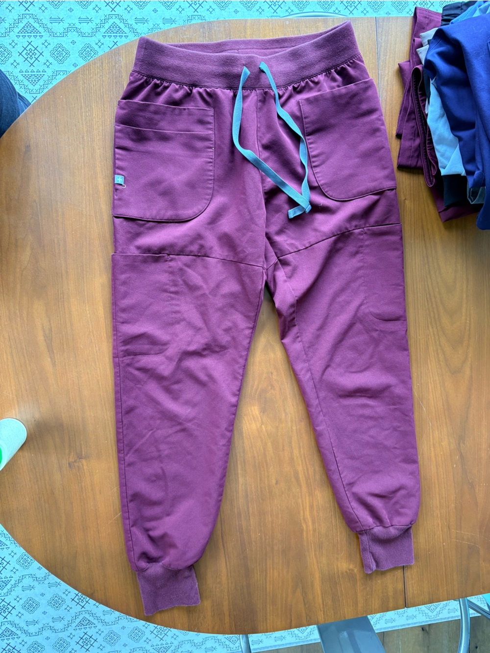 Figs Women’s Maroon Jogger Scrubs with Teal Drawstring